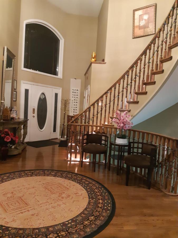 Lakeview House With 4 Rooms Kelowna Near Downtown & Knox Moutain Pokój zdjęcie