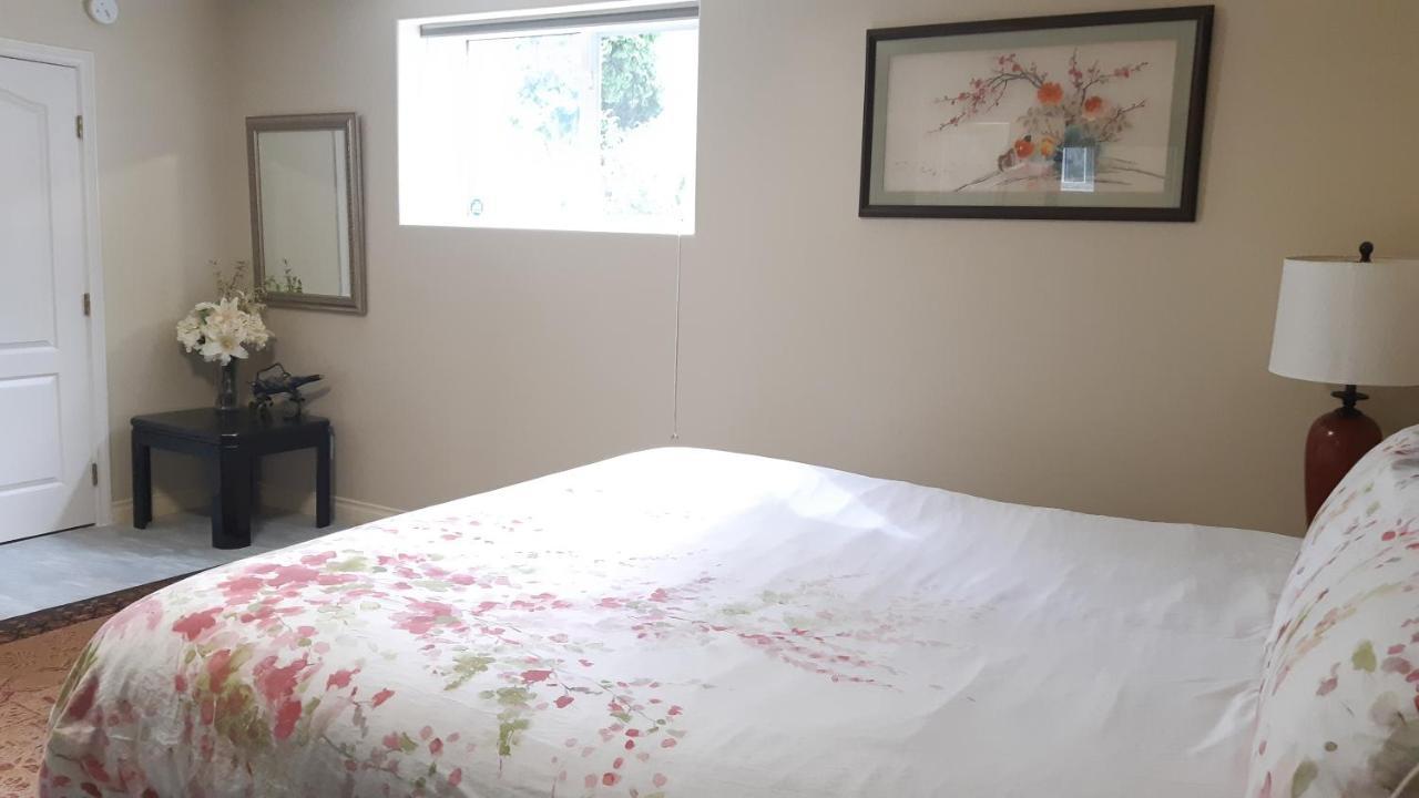 Lakeview House With 4 Rooms Kelowna Near Downtown & Knox Moutain Zewnętrze zdjęcie