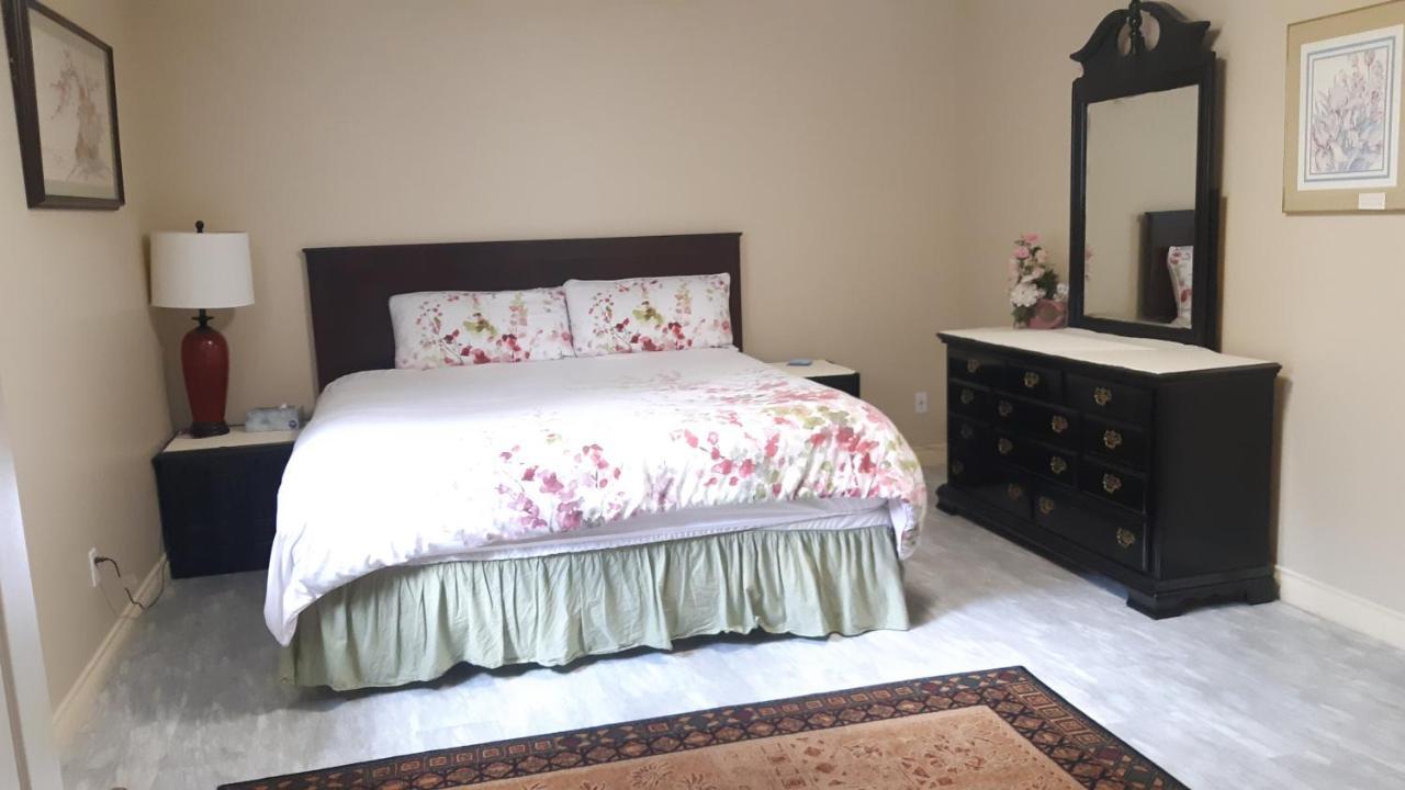 Lakeview House With 4 Rooms Kelowna Near Downtown & Knox Moutain Zewnętrze zdjęcie