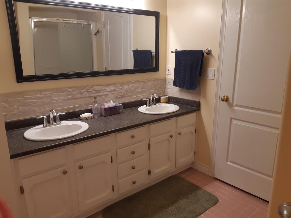Lakeview House With 4 Rooms Kelowna Near Downtown & Knox Moutain Zewnętrze zdjęcie