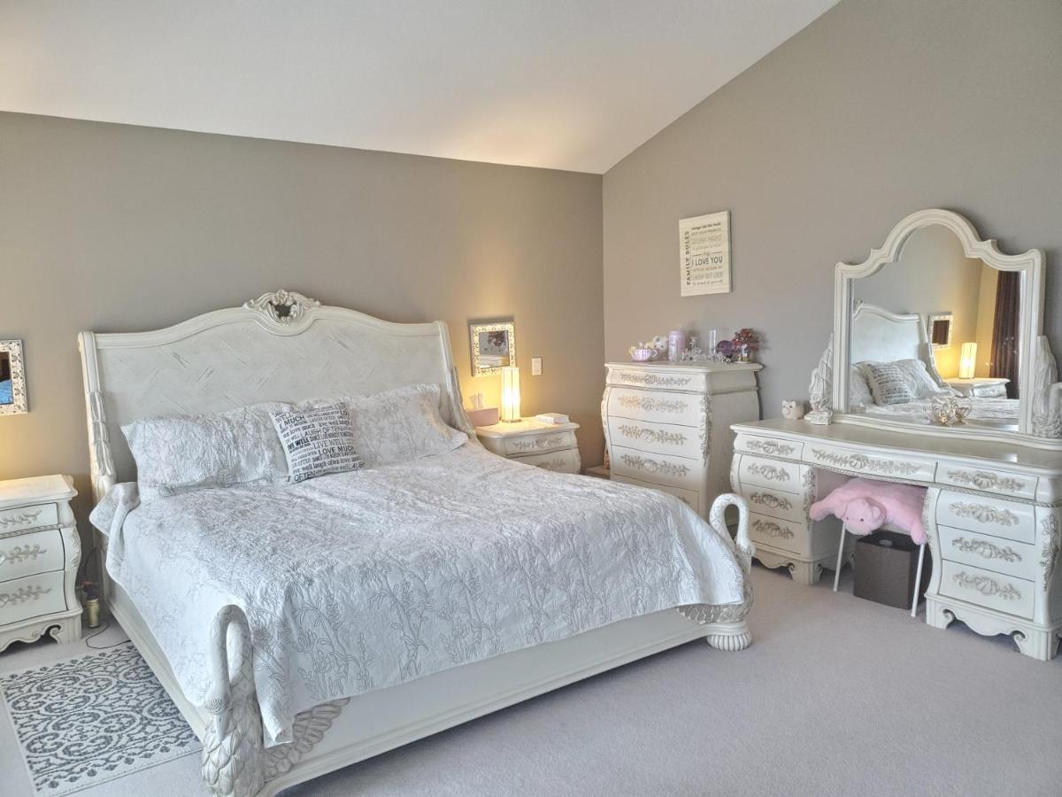 Lakeview House With 4 Rooms Kelowna Near Downtown & Knox Moutain Zewnętrze zdjęcie
