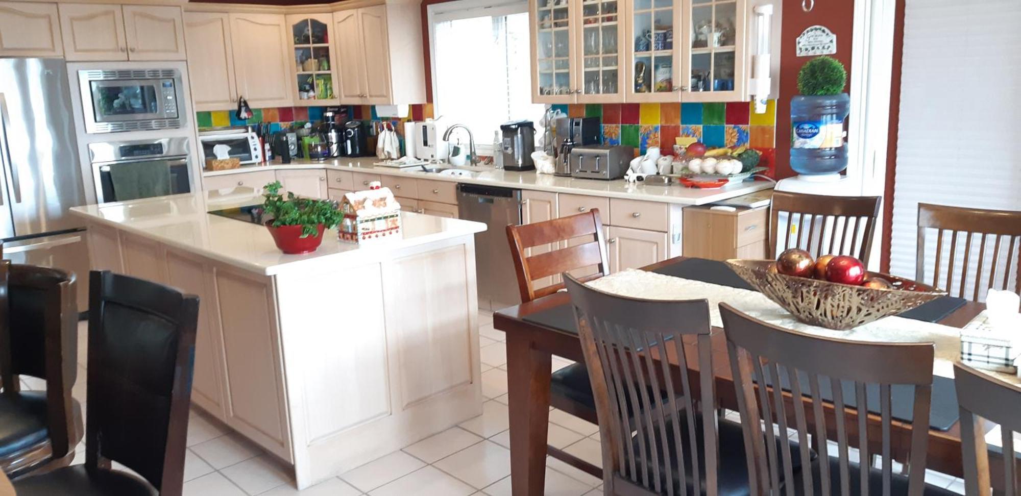 Lakeview House With 4 Rooms Kelowna Near Downtown & Knox Moutain Pokój zdjęcie